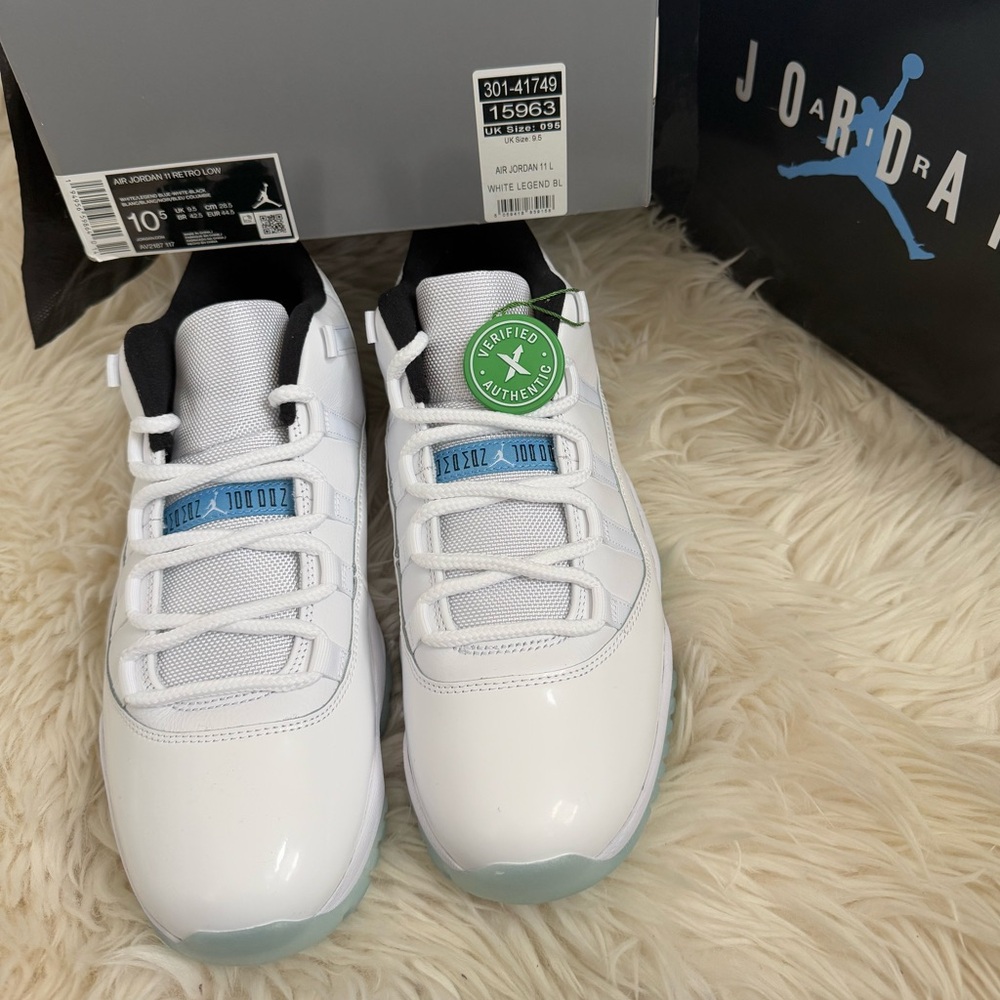 NEW! Air Jordan 11 Retro Low Legend size 10.5